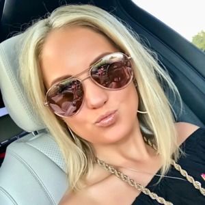 Meet your Posher, Casi